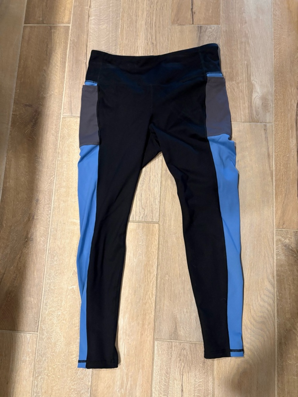 Torrid High-Rise 4” Waistband for Tummy Control W/Pockets,Compression Leggings